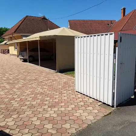 Garden Apartmanhaz 2 Apartamento