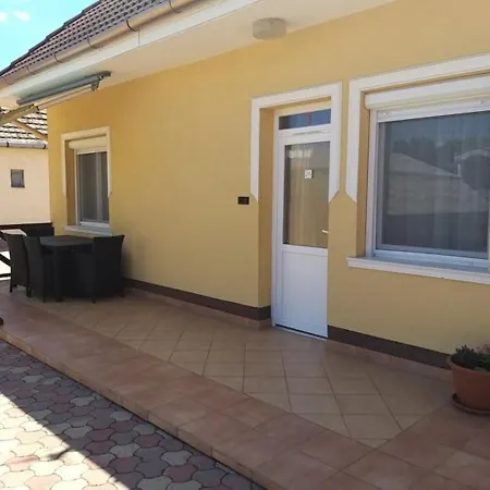 Garden Apartmanhaz Apartment *