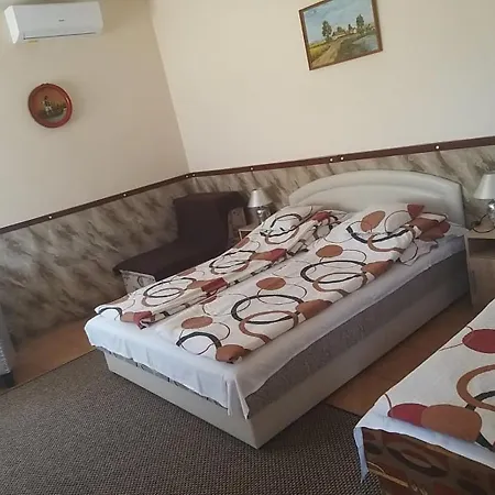 Garden Apartmanhaz *