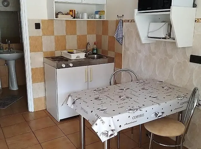 Garden Apartmanhaz 2 公寓 *